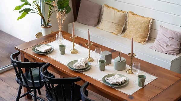 چیدمان میز ساده