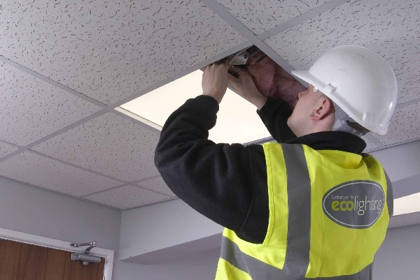 نصب لوستر روی سقف کاذب