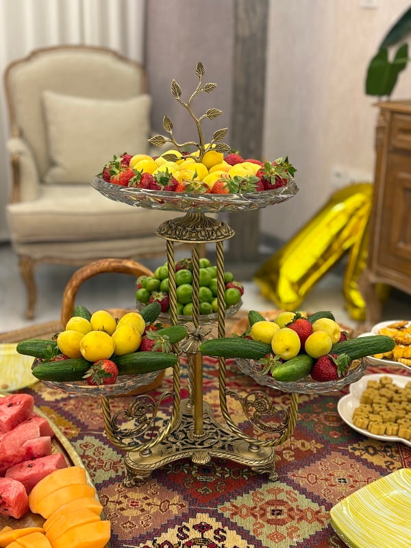 ظروف پذیرایی برای تزئین سفره شب یلدا