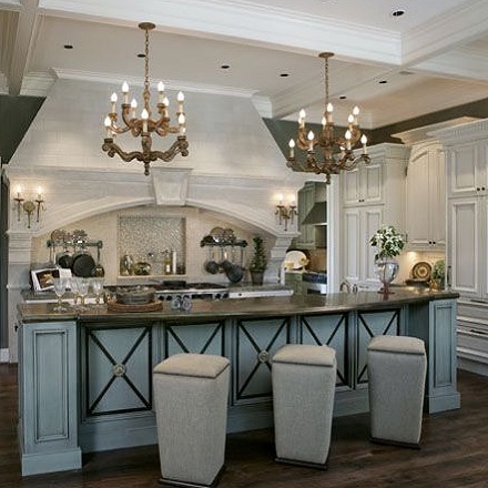 لوستر نئوکلاسیک برای آشپزخانه نئوکلاسیک