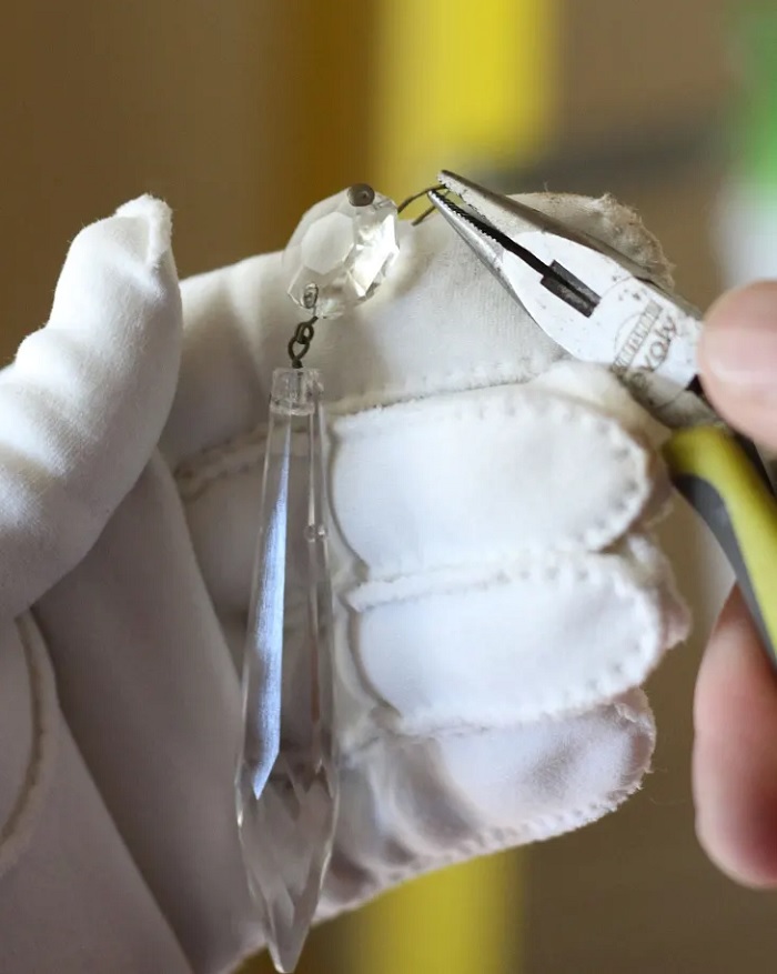 شستشوی لوستر با باز کردن قطعات